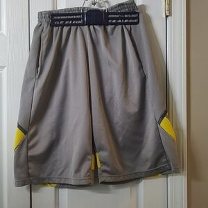 Basketball 10W gray yellow athletic basketball shorts SZ M